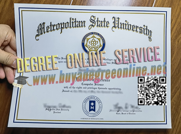 Metropolitan-State-University-diploms